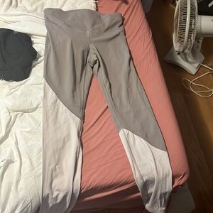 Lulu Lemon leggings size 8, tore off tag because it itched- worn once